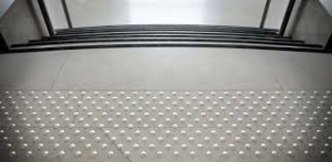 clous-podotactiles-pour-escalier-ERP